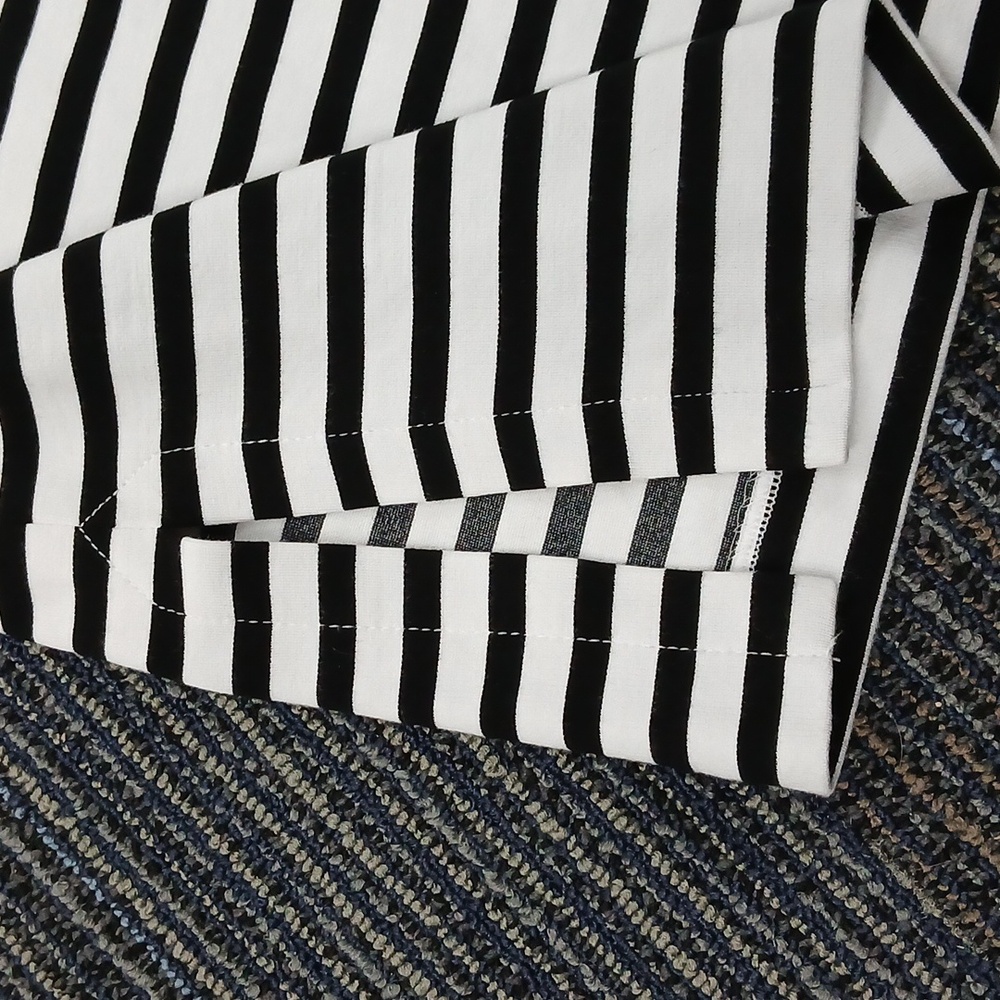 Banana Republic skirt Black White Striped Size 10 - Picture 2 of 5